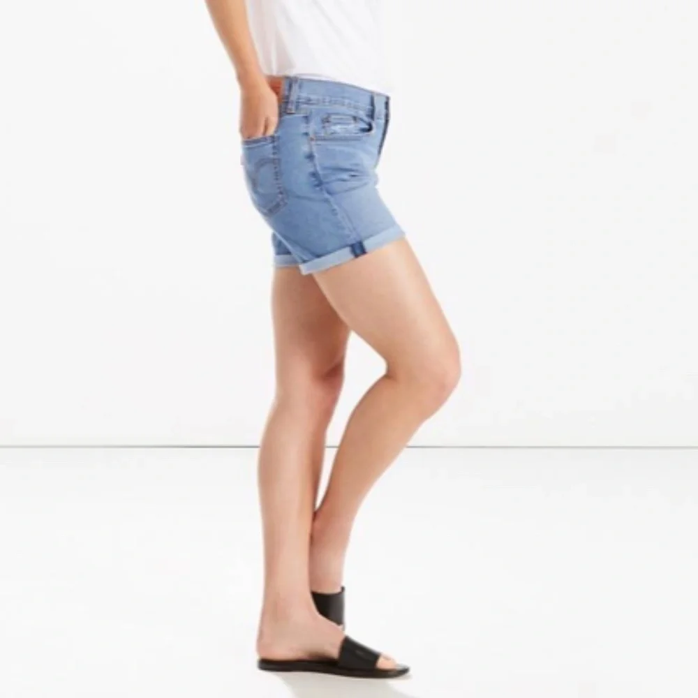 Levi's Mid-Length Women's Shorts Denim Jean Shorts Medium Wash Size 26